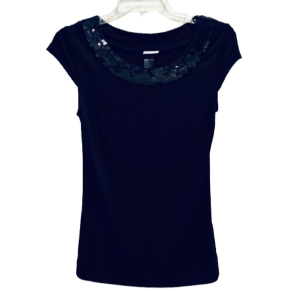 Sequin Trim-Neckline Capsleeve Shiry - Picture 2 of 8